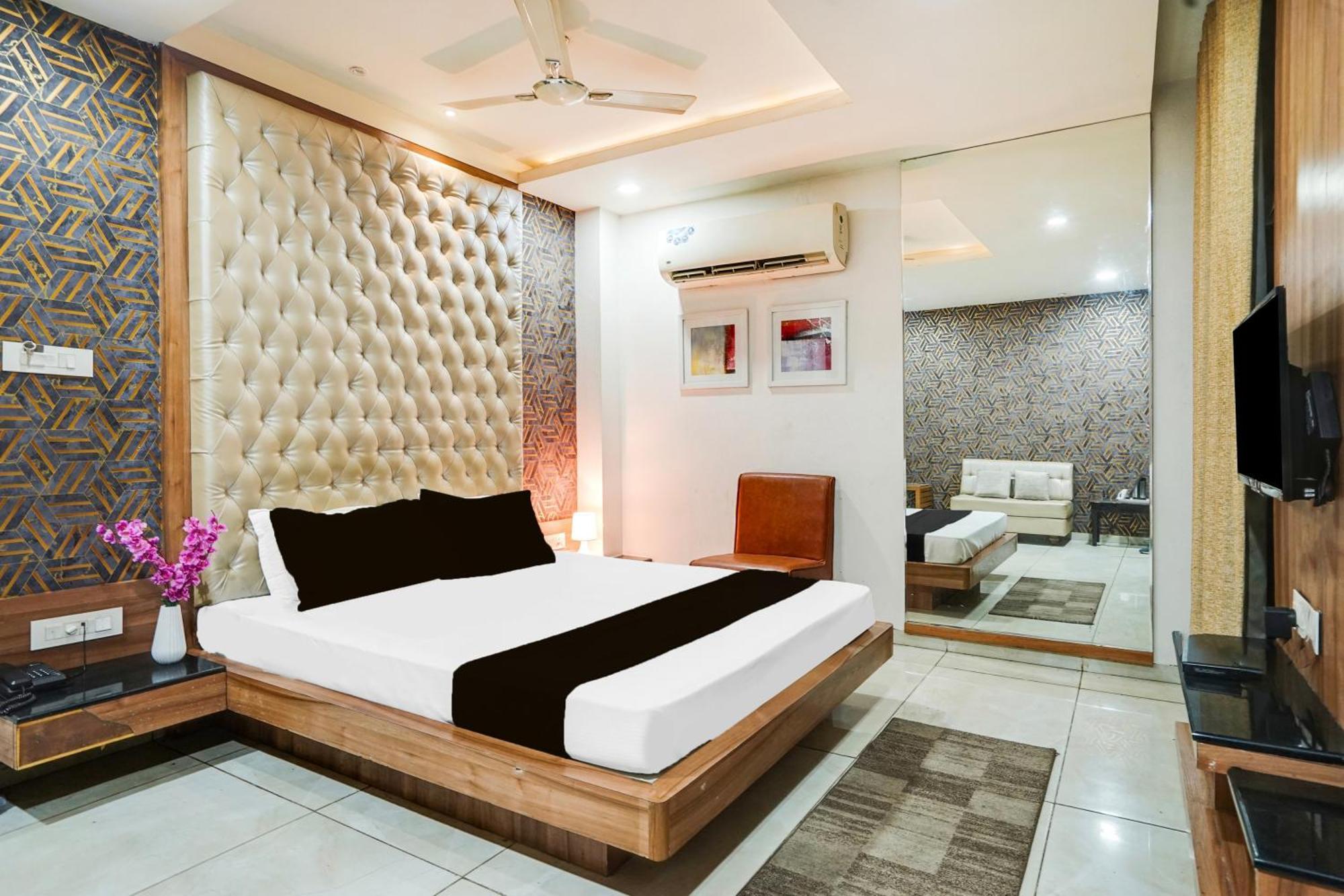 Super Townhouse Jhalawar Road Gumanpura Formerly Rockland Kota  Luaran gambar